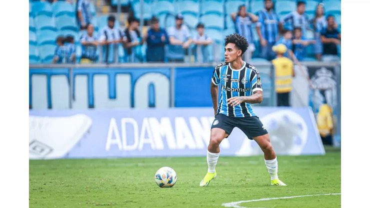 Surge informação importante sobre Du Queiroz no Grêmio. Foto: Maxi Franzoi/AGIF