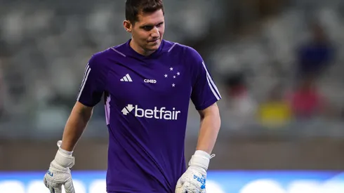 Foto: Gilson Lobo/AGIF – Rafael Cabral é alvo de críticas em eliminação do Cruzeiro.