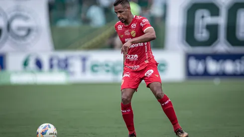 Fernando fez apenas seis jogos pelo Vila Nova - Foto: Isabela Azine/AGIF