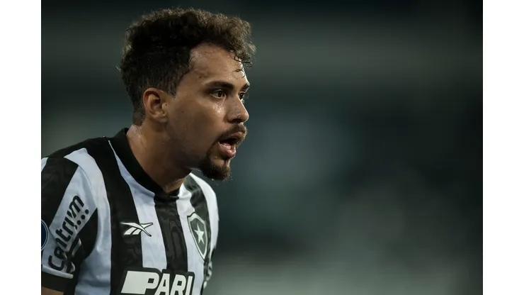 Eduardo jogador do Botafogo durante partida contra o Guarani-PAR no estadio Engenhao pelo campeonato Copa Sul-Americana 2023. Foto: Jorge Rodrigues/AGIF