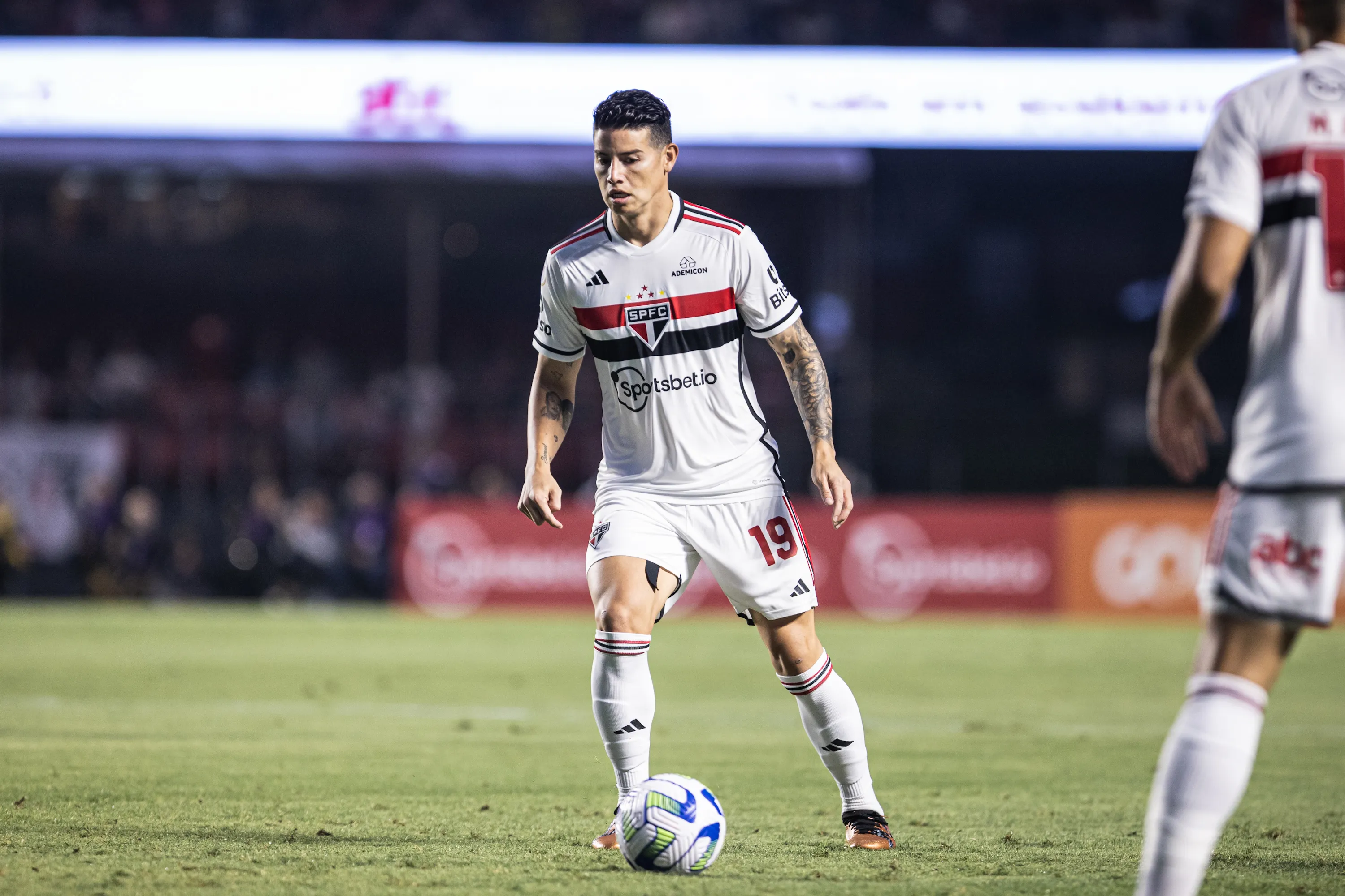James Rodriguez jogador do São Paulo durante partida contra o Cuiabá no estádio Morumbi pelo campeonato Brasileiro A 2023. Foto: Abner Dourado/AGIF