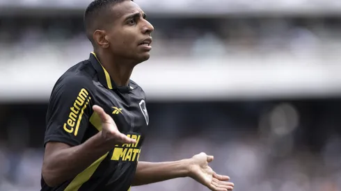 Victor Sá, atacante do Botafogo. Foto: Jorge Rodrigues/AGIF
