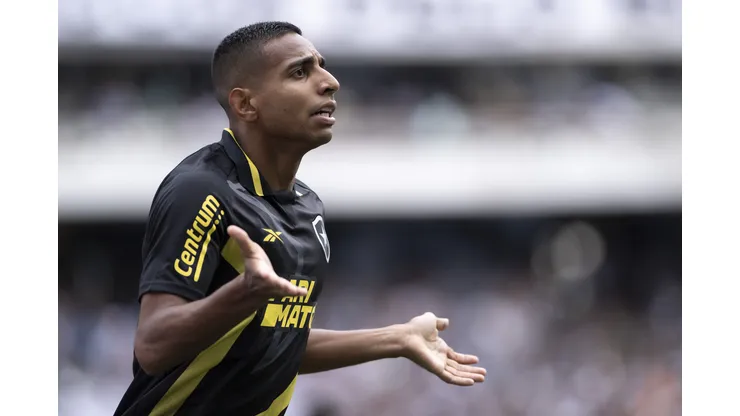 Victor Sá, atacante do Botafogo. Foto: Jorge Rodrigues/AGIF
