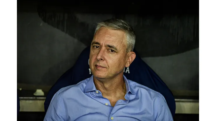 RJ - RIO DE JANEIRO - 07/02/2024 - CARIOCA 2024, FLAMENGO X BOTAFOGO - Tiago Nunes tecnico do Botafogo durante partida contra o Flamengo no estadio Maracana pelo campeonato Carioca 2024. Foto: Thiago Ribeiro/AGIF