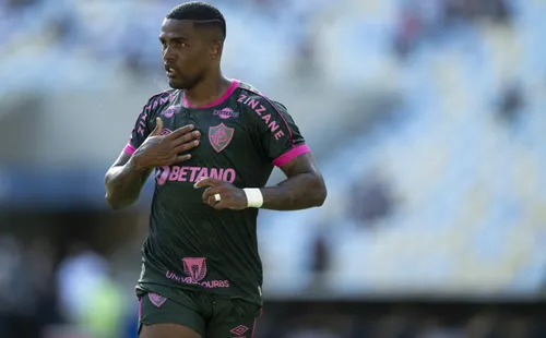 RJ – RIO DE JANEIRO – 17/02/2024 – CARIOCA 2024, MADUREIRA X FLUMINENSE – Douglas Costa jogador do Fluminense durante partida contra o Madureira no estadio Maracana pelo campeonato Carioca 2024. Foto: Jorge Rodrigues/AGIF