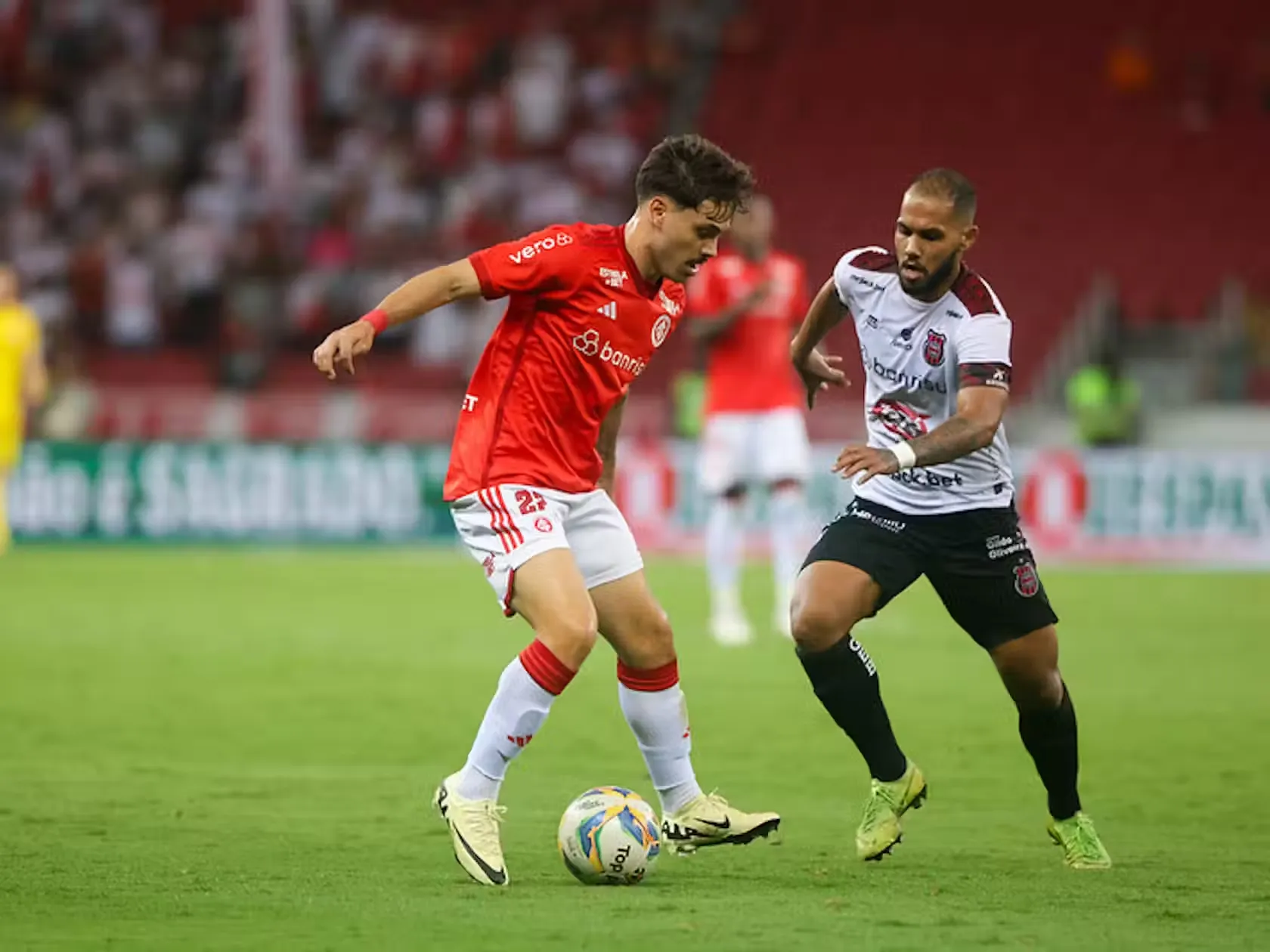 Maurício em ação pelo Internacional – Foto: Twitter/Internacional