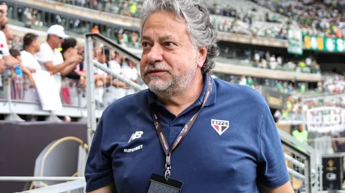 Julio Casares acusa o Santos por ‘pressionar’ arbitragem que prejudicou o São Paulo. Gilson Lobo/AGIF