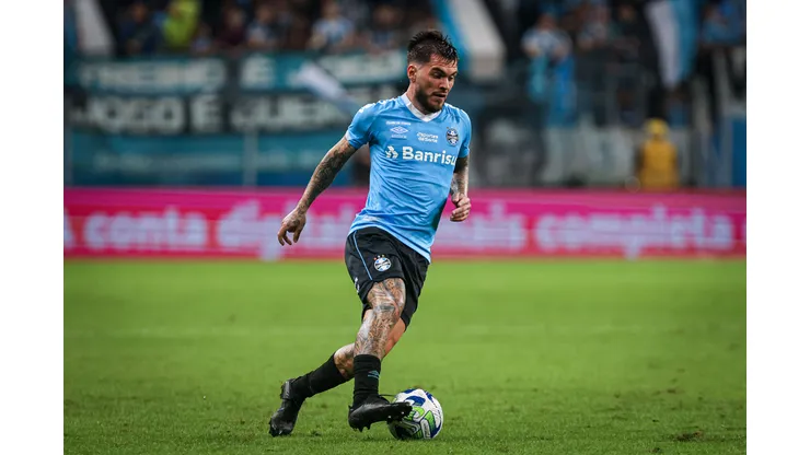 Torcedores do Grêmio pedem saída urgente de Nathan Pescador após empate desastroso. Franzoi/AGIF