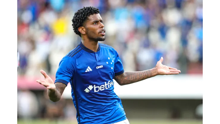 Vão ser punidos: Wesley Gasolina pode 'cair fora' e Cruzeiro tem multa salgada nas costas. Gilson Lobo/AGIF