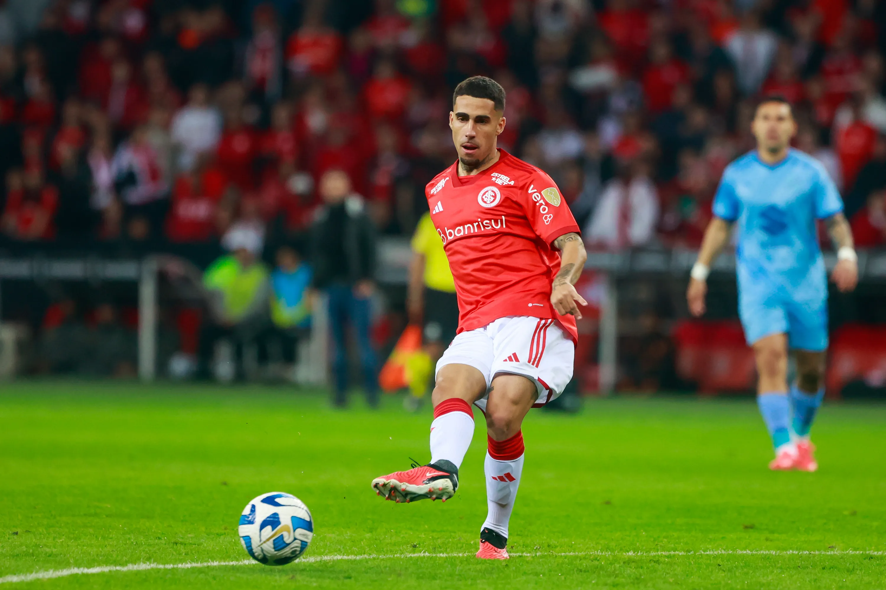 Gabriel jogador do Internacional durante partida contra o Bolívar no estádio Beira-Rio pelo campeonato Libertadores 2023. Foto: Luiz Erbes/AGIF