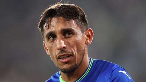 ELCHE, SPAIN – OCTOBER 31: Damián Suárez of Getafe CF leaves the pitch injured during the LaLiga Santander match between Elche CF and Getafe CF at Estadio Manuel Martinez Valero on October 31, 2022 in Elche, Spain. (Photo by Clive Brunskill/Getty Images)