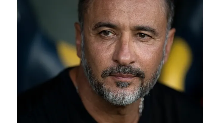 Foto: Jorge Rodrigues/AGIF - Vítor Pereira manda recado para António Oliveira.