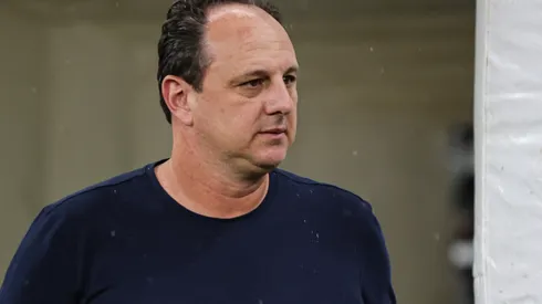 Foto: Gilson Lobo/AGIF – Rogério Ceni fala sobre Oscar Estupiñán.