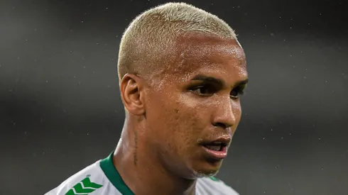 Deyverson jogador do Cuiabá durante partida contra o Botafogo no estádio Engenhão pelo campeonato Brasileiro A 2022. Foto: Thiago Ribeiro/AGIF