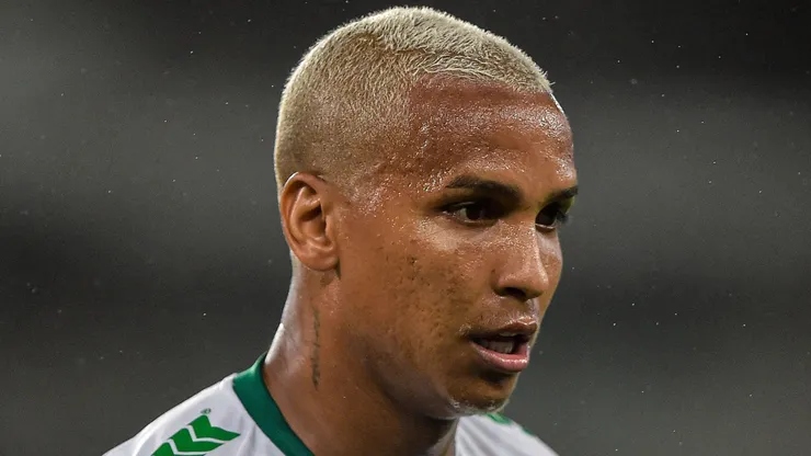 Deyverson jogador do Cuiabá durante partida contra o Botafogo no estádio Engenhão pelo campeonato Brasileiro A 2022. Foto: Thiago Ribeiro/AGIF
