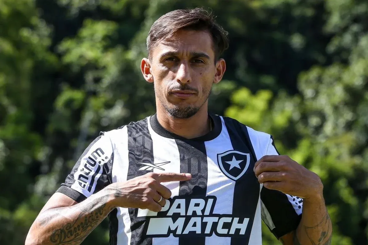 Damián, jogador do Botafogo – Foto: Twitter/Botafogo
