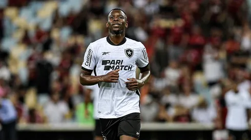 Luiz Henrique jogador do Botafogo durante partida contra o Flamengo no estadio Maracana pelo campeonato Carioca 2024. Foto: Thiago Ribeiro/AGIF