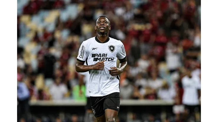 Luiz Henrique jogador do Botafogo durante partida contra o Flamengo no estadio Maracana pelo campeonato Carioca 2024. Foto: Thiago Ribeiro/AGIF