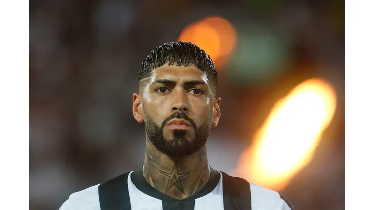 Foto: Vítor Silva/Botafogo - Alexander Barboza fala sobre sua condição física no Botafogo.