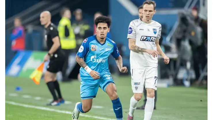 Du Queiroz, volante do Zenit. Foto: Divulgação/ Zenit