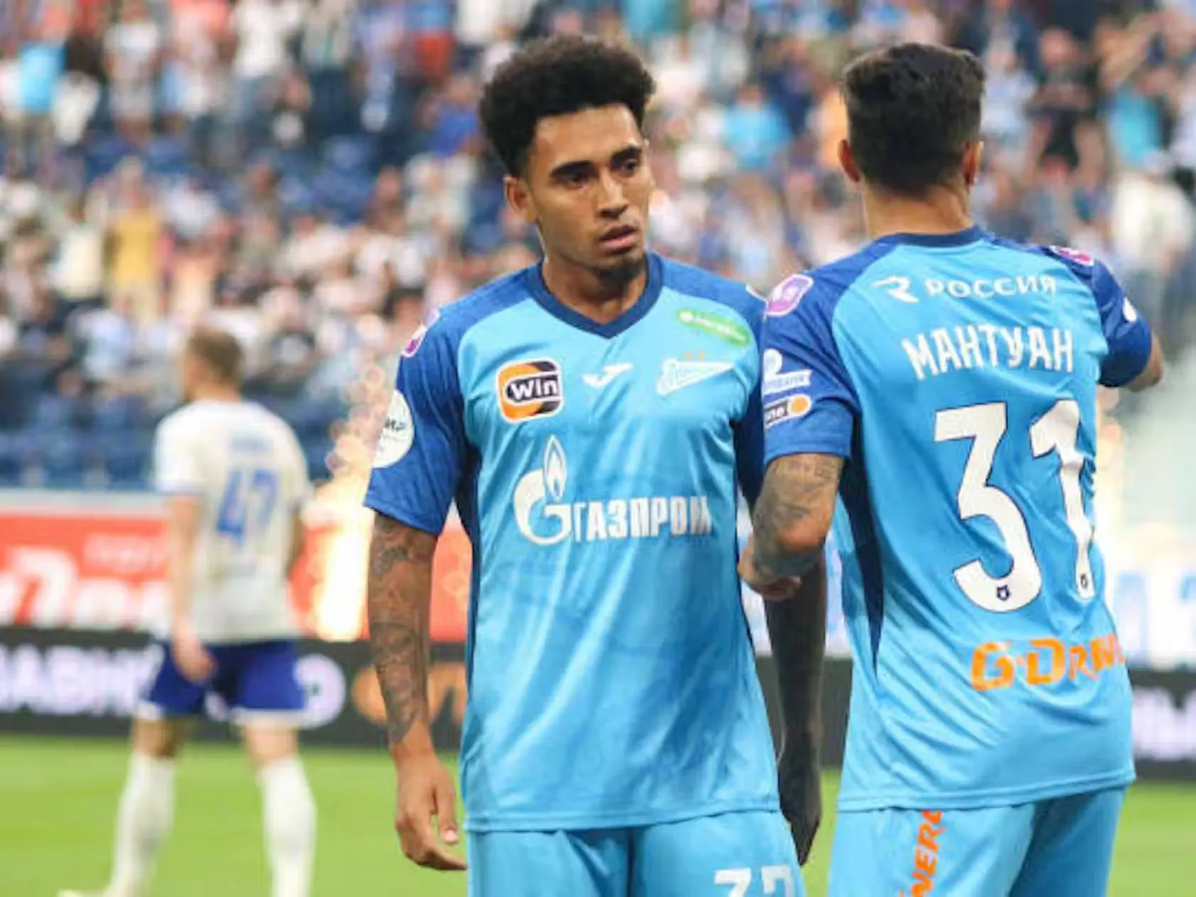 Du Queiroz, jogador do Zenit, negocia com Vasco – Foto: Divulgação/Zenit