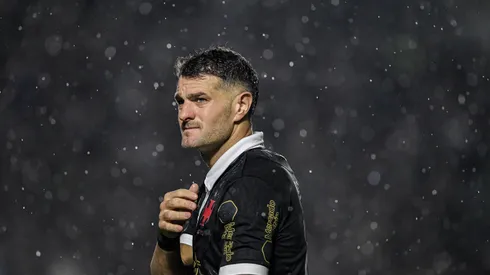 Vegetti jogador do Vasco durante partida contra o Corinthians no estadio Sao Januario pelo campeonato Brasileiro A 2023. Foto: Thiago Ribeiro/AGIF