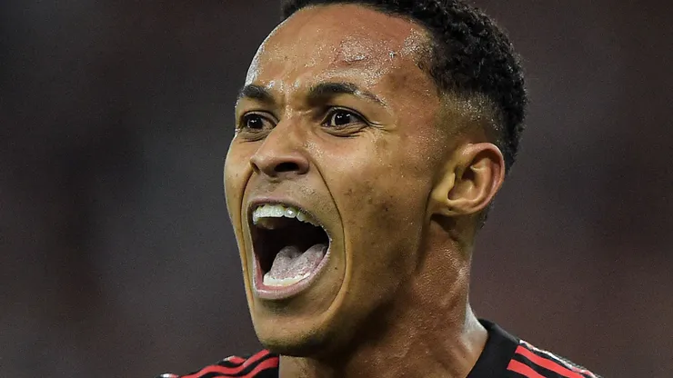 Lazaro jogador do Flamengo comemora seu gol durante partida contra o Atlético-GO no estádio Maracanã pelo campeonato Brasileiro A 2022. Foto: Thiago Ribeiro/AGIF