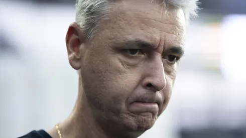 Tiago Nunes durante partida contra o Cruzeiro no estádio Engenhão pelo campeonato Brasileiro A 2023. Foto: Jorge Rodrigues/AGIF