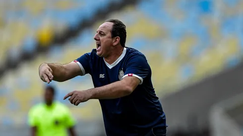 Nova tática de Ceni surpreende os jogadores e técnico inventa um “falso camisa 9”. Thiago Ribeiro/AGIF