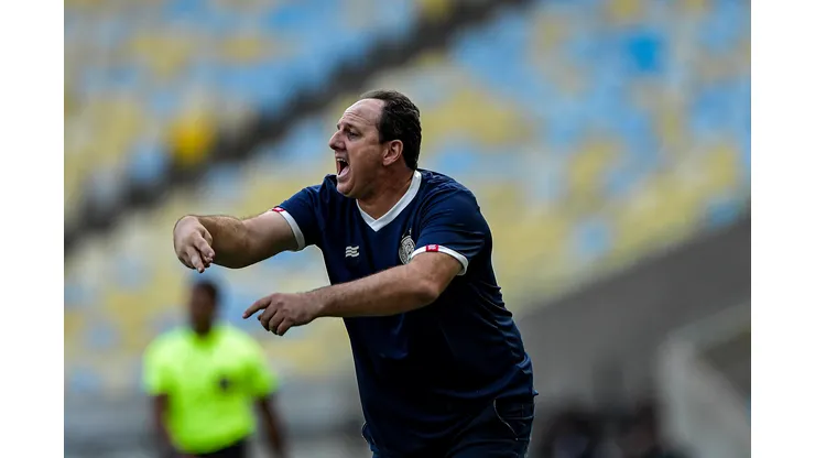 Nova tática de Ceni surpreende os jogadores e técnico inventa um “falso camisa 9”. Thiago Ribeiro/AGIF
