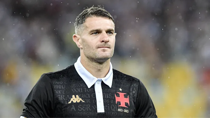 Vasco corre por jogador do Internacional e tratativas avançam, após lesão de Vegetti. Thiago Ribeiro/AGIF
