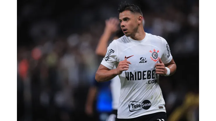Foto: Ettore Chiereguini/AGIF - Romero defende Mano Menezes em derrota.