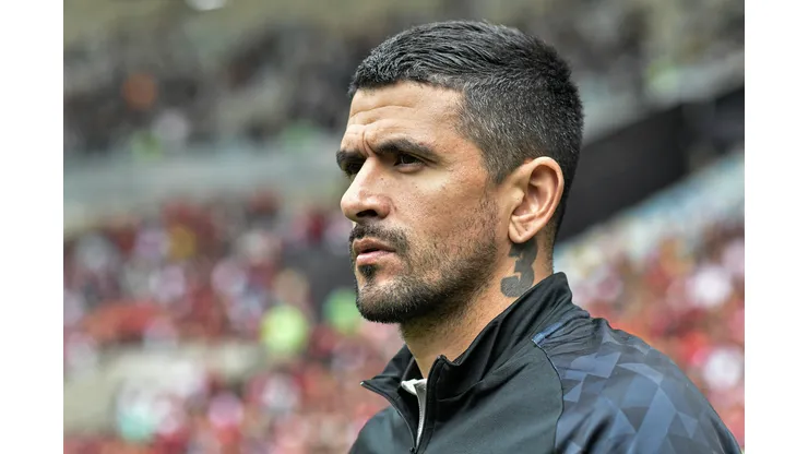 Foto: Thiago Ribeiro/AGIF - Lucho sonda situação de meio-campista.