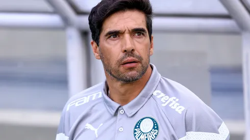 Abel Ferreira tecnico do Palmeiras durante partida contra o Botafogo-SP no estadio Arena Barueri pelo campeonato Paulista 2024. Treinador ficou 'sabendo' sobre declaração de atacante. Foto: Marcello Zambrana/AGIF