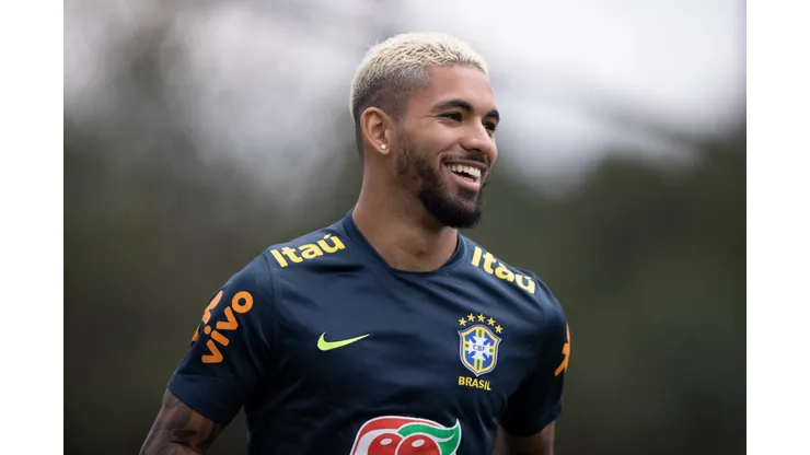 Treino da Seleção Brasileira na Granja Comary. Douglas Luiz. Atleta brilha na Europa e assunto chegou ao Vasco. Lucas Figueiredo/CBF