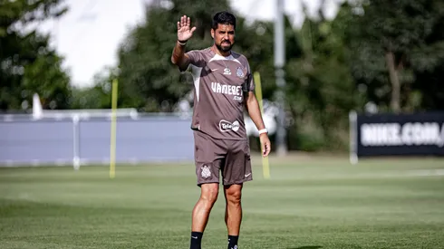 António Oliveira terá o elenco quase completo para a estreia da Sul-Americana – Foto: Leonardo Lima/AGIF