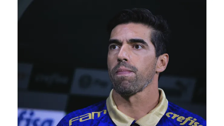 Abel Ferreira pode não ter Endrick à disposição devido lesão na coxa.