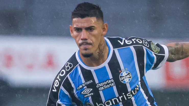Mayk jogador do Grêmio durante partida contra o Caxias no estádio Centenário pelo campeonato Gaúcho 2024. Foto: Maxi Franzoi/AGIF