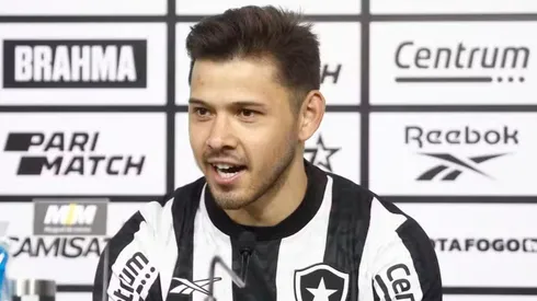Óscar Romero foi apresentado pelo Botafogo - Foto: Vitor Silva/Botafogo FR