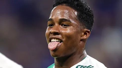 Endrick volta ao Palmeiras após ser destaque na Seleção Brasileira durante amistosos.