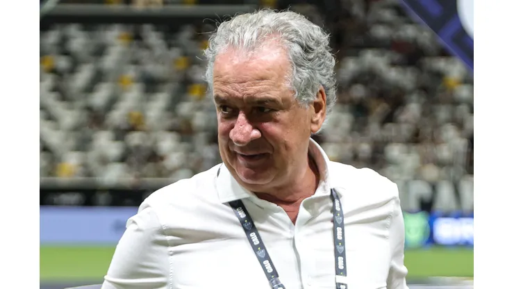 Sergio Coelho durante confronto contra o Botafogo no Campeonato Brasileiro de 2023.