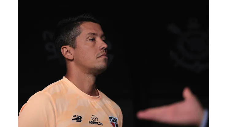 Thiago Carpini treinador do São Paulo segue pressionado após eliminação