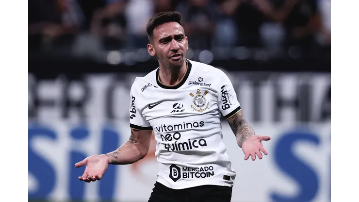 Gustavo Mosquito durante confronto contra o América-MG no Campeonato Brasileiro de 2022.