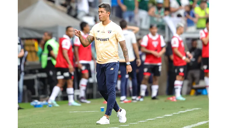 Carpini durante partida contra o Palmeiras na Supercopa.