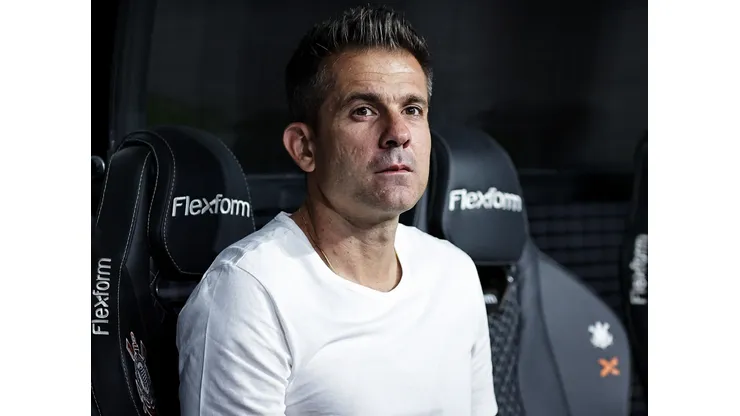 Victor Bagy durante a partida contra o Corinthians no Campeonato Brasileiro de 2023.