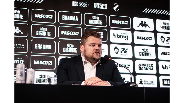 Foto: Leandro Amorim/Vasco - Lúcio Barbosa durante entrevista coletiva nesta quinta-feira 21 de março.
