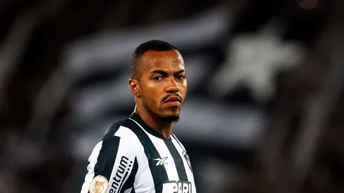 Foto: Vítor Silva/Botafogo - Marlon Freitas, alvo do Vasco, durante confronto contra o Grêmio no Campeonato Brasileiro de 2023.