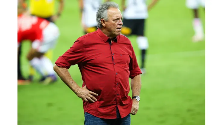 Abel Braga em sua passagem pelo Inter em 2020. Treinador está afastado do futebol - Foto: Pedro H. Tesch/AGIF