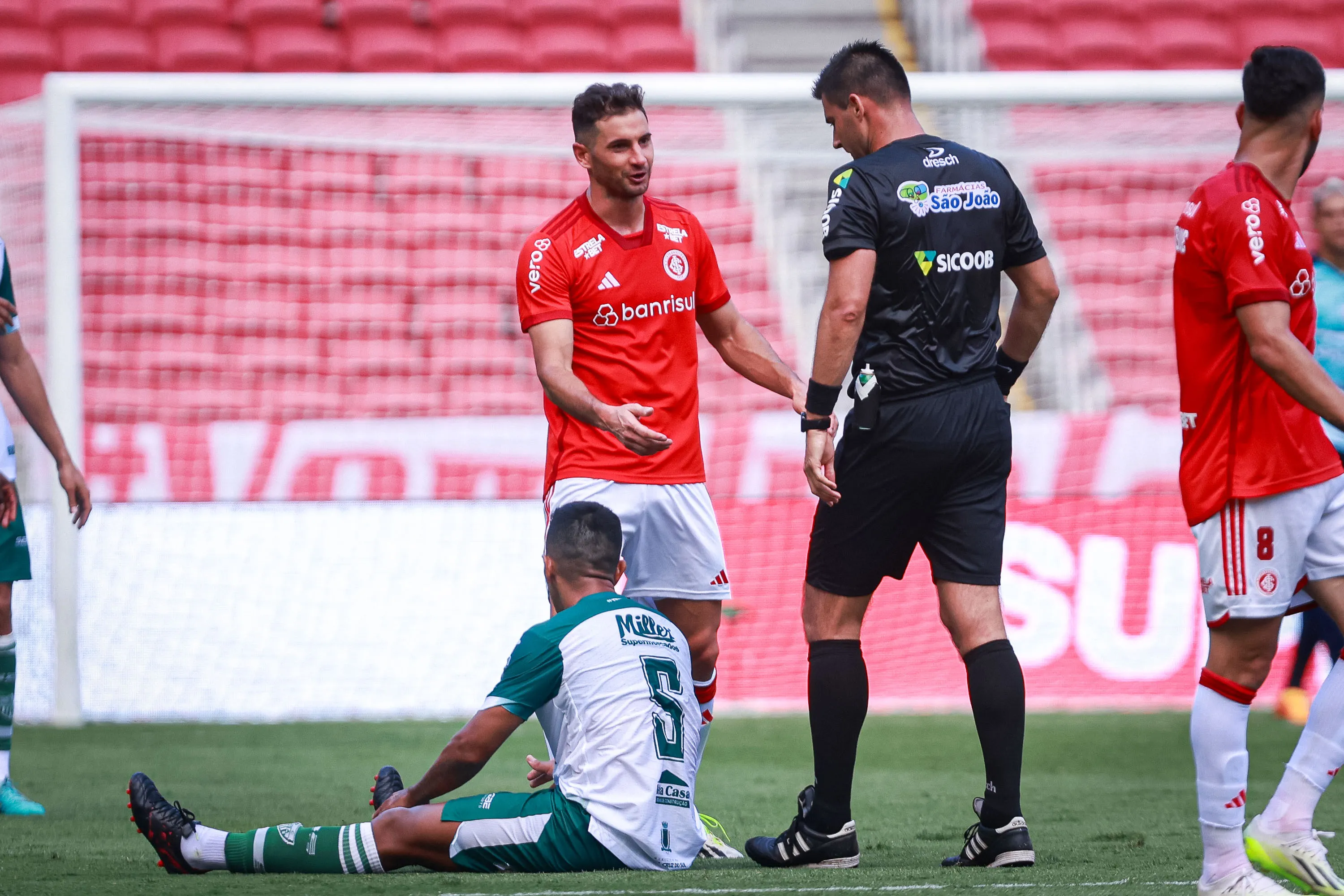 Lucas Alario atuando no Inter – Foto: Maxi Franzoi/AGIF