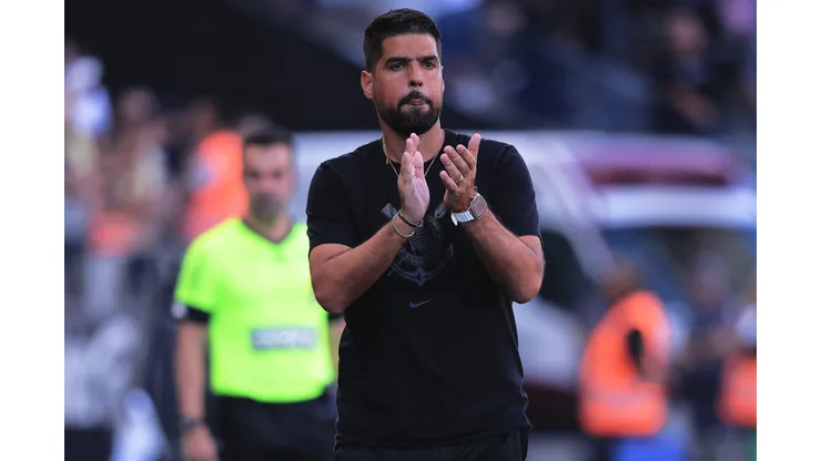 Antonio Oliveira tecnico do Corinthians durante partida contra o Santo Andre no estadio Arena Corinthians pelo campeonato Paulista 2024. Ettore Chiereguini/AGIF